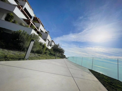 JEXO L Carroussel e.jpg