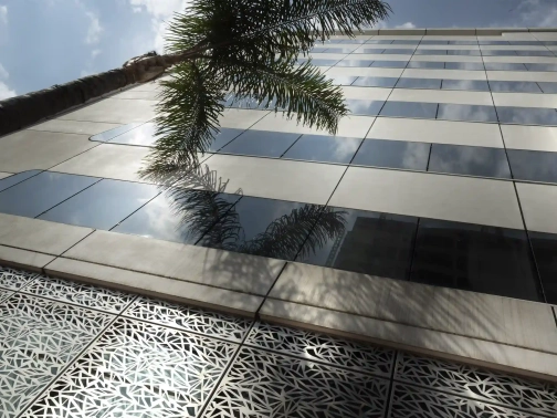 Le Neptune Carrousel 4