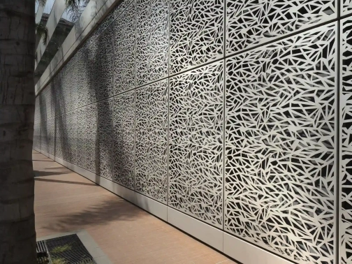 Le Neptune Carrousel 12